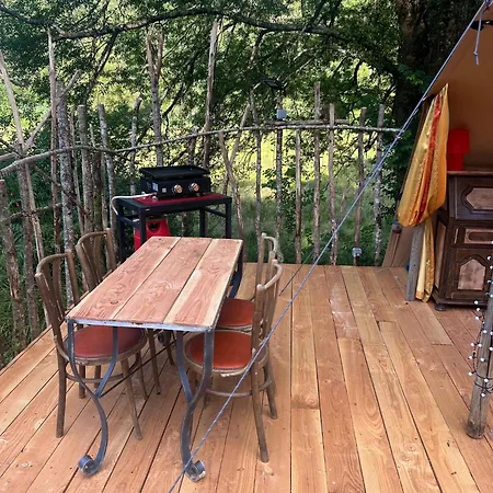A Cote Du Petit Moulin *